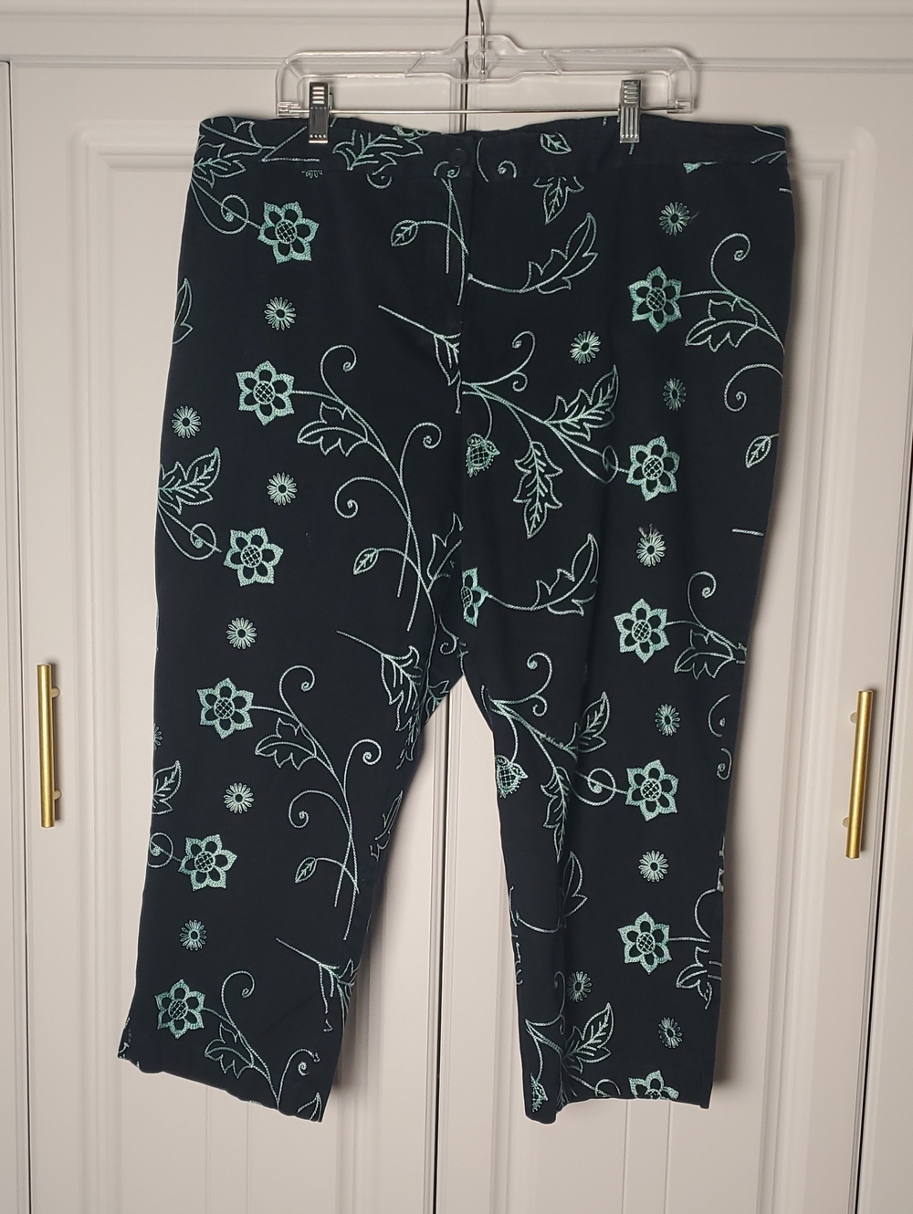 Karen Kane Black Ankle Pants with Mint Floral Print